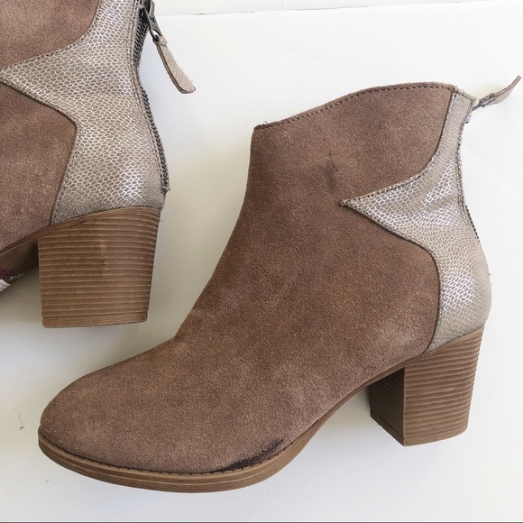 skechers boots silver